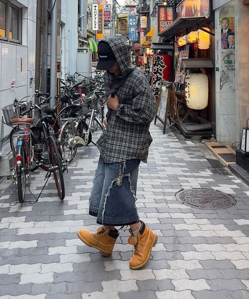 RSSC(アールエスエスシー)の「INCISION WASHING DENIM BERMUDA PANTS - LIGHT DENIM(その他パンツ・レディース・その他・1/2)」の13枚目の写真