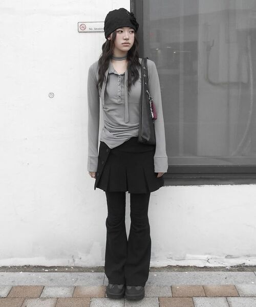 FLAREUP(フレアアップ)の「Asymmetrical Draped Shirt (FL-186_Black)(ポロシャツ・レディース・ブラック・1/2)」の17枚目の写真