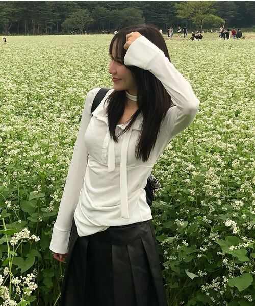 FLAREUP(フレアアップ)の「Asymmetrical Draped Shirt (FL-186_Black)(ポロシャツ・レディース・ブラック・1/2)」の12枚目の写真