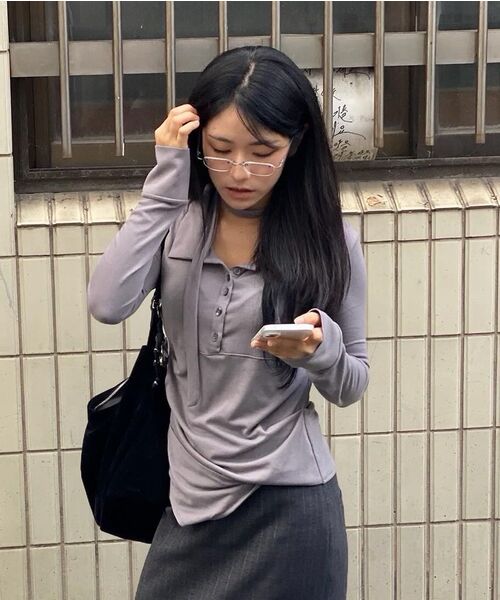FLAREUP(フレアアップ)の「Asymmetrical Draped Shirt (FL-186_Black)(ポロシャツ・レディース・ブラック・1/2)」の13枚目の写真