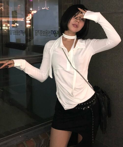 FLAREUP(フレアアップ)の「Asymmetrical Draped Shirt (FL-186_Black)(ポロシャツ・レディース・ブラック・1/2)」の6枚目の写真