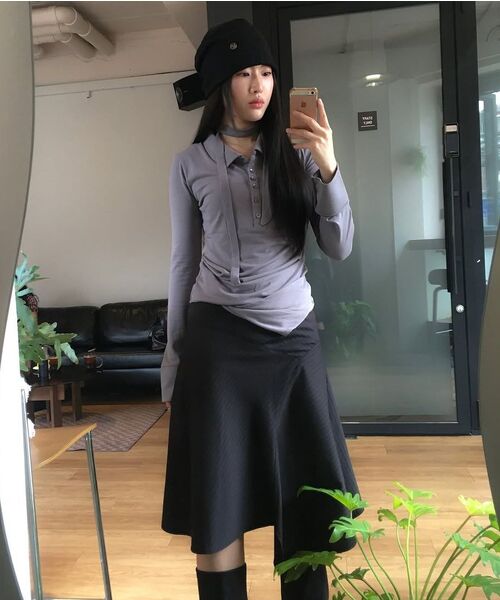 FLAREUP(フレアアップ)の「Asymmetrical Draped Shirt (FL-186_Black)(ポロシャツ・レディース・ブラック・1/2)」の7枚目の写真