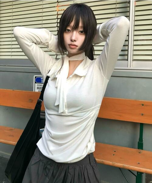 FLAREUP(フレアアップ)の「Asymmetrical Draped Shirt (FL-186_Black)(ポロシャツ・レディース・ブラック・1/2)」の11枚目の写真