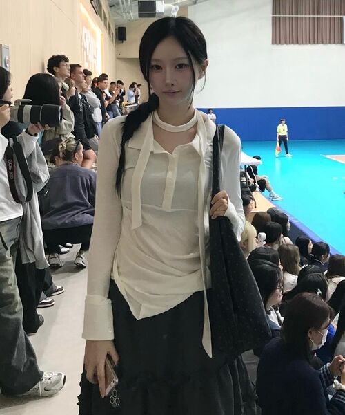 FLAREUP(フレアアップ)の「Asymmetrical Draped Shirt (FL-186_Black)(ポロシャツ・レディース・ブラック・1/2)」の4枚目の写真