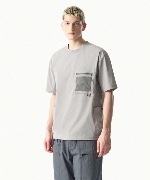 MUSINSA STANDARD（ムシンサスタンダード）の「[シティレジャー] ユーティリティメッシュポケットウーブンTシャツ [ライトグレー]（Tシャツ/カットソー・メンズ・その他・SMALL/MEDIUM/LARGE/X-LARGE/XX-LARGE）」の3枚目の写真