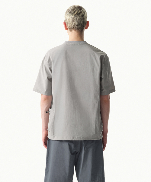 MUSINSA STANDARD（ムシンサスタンダード）の「[シティレジャー] ユーティリティメッシュポケットウーブンTシャツ [ライトグレー]（Tシャツ/カットソー・メンズ・その他・SMALL/MEDIUM/LARGE/X-LARGE/XX-LARGE）」の4枚目の写真