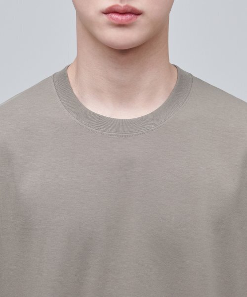 MUSINSA STANDARD（ムシンサスタンダード）の「[クールタンダード] オーバーサイズクルーネックTシャツ [ダスティベージュ]（Tシャツ/カットソー・メンズ・その他・MEDIUM/LARGE/X-LARGE/XX-LARGE/XXX-LARGE）」の4枚目の写真