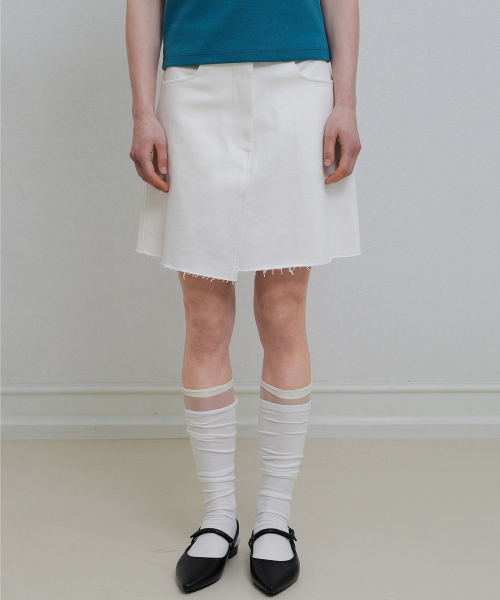 ANDNEEDS(アンドニーズ)の「Cotton twill mini skirt (ivory)(スカート・レディース・その他・SMALL/MEDIUM)」の3枚目の写真