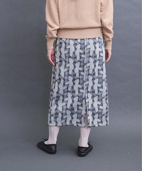 I am I in fact...(アイアムアイインファクト)の「BEAR PATTERN JQ スカート(スカート・レディース・グレー/ベージュ・FREE)」の4枚目の写真
