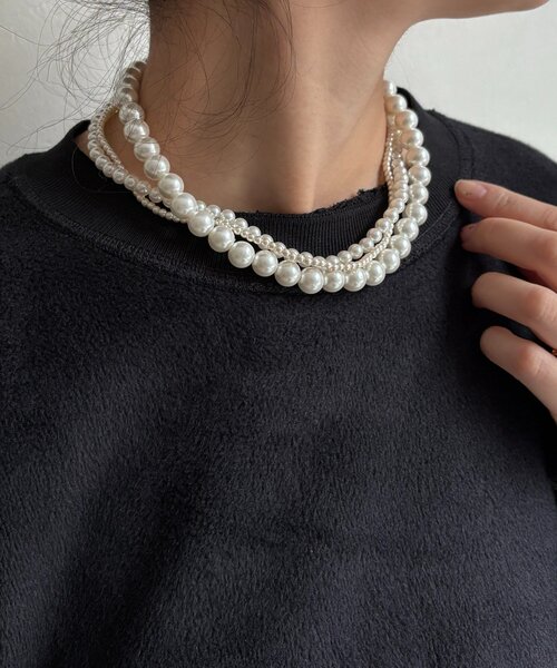 DouDou（ドゥドゥ）の「マグネット3連パールネックレス（ネックレス・レディース・オフホワイト・FREE）」の2枚目の写真