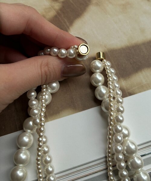 DouDou（ドゥドゥ）の「マグネット3連パールネックレス（ネックレス・レディース・オフホワイト・FREE）」の6枚目の写真