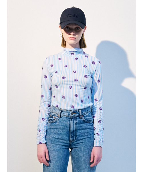 TOSE(トセ)の「フローラルプリントシャーリングロングスリーブTシャツ(Tシャツ/カットソー・レディース・その他・FREE)」の2枚目の写真