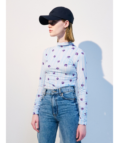 TOSE(トセ)の「フローラルプリントシャーリングロングスリーブTシャツ(Tシャツ/カットソー・レディース・その他・FREE)」の4枚目の写真