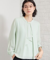 バー付きラッフルタイブラウス