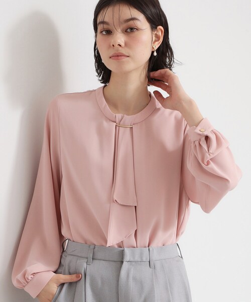 THE SHOP TK (ザ ショップ ティーケー )の「バー付きラッフルタイブラウス(シャツ/ブラウス・レディース・オフホワイト/ベビーピンク/グリーン系・12/13)」の3枚目の写真