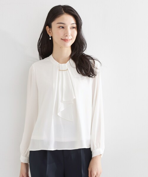 THE SHOP TK （ザ ショップ ティーケー ）の「バー付きラッフルタイブラウス（シャツ/ブラウス・レディース・オフホワイト・12/13）」の2枚目の写真