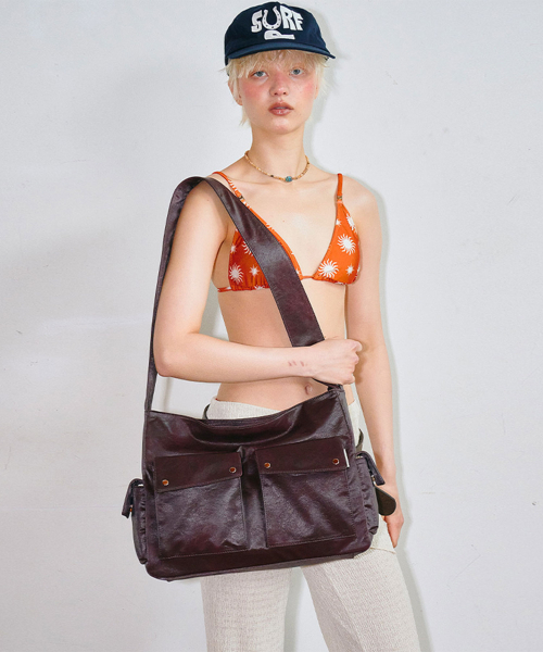 SAND MUSEUM（サンドミュージアム）の「FATIGUE CROSS BAG [Burgundy]（メッセンジャーバッグ・レディース・その他・FREE）」の3枚目の写真