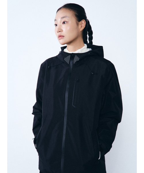 HUMTTO(ハムト)の「女性 防水 ハードシェルジャケット アルファ(ナイロンジャケット・レディース・ブラック・M-L/S-M)」の2枚目の写真