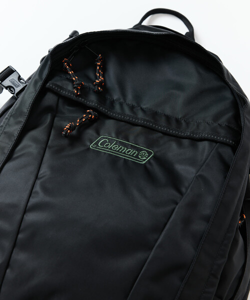 COLEMAN（コールマン）の「Coleman/コールマン 別注 WALKER 33 /ウォーカー 33（バックパック/リュック・メンズ・ブラック・ONE SIZE）」の4枚目の写真