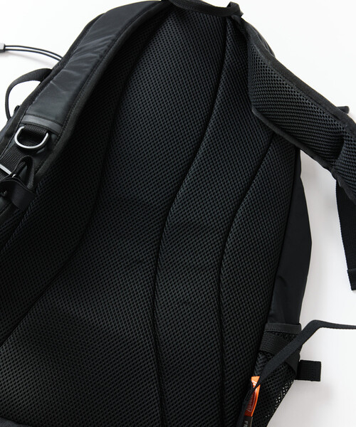 COLEMAN（コールマン）の「Coleman/コールマン 別注 WALKER 33 /ウォーカー 33（バックパック/リュック・メンズ・ブラック・ONE SIZE）」の14枚目の写真