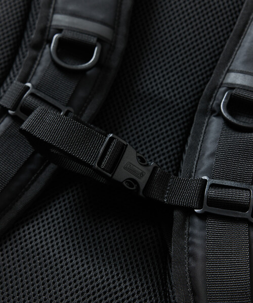 COLEMAN（コールマン）の「Coleman/コールマン 別注 WALKER 33 /ウォーカー 33（バックパック/リュック・メンズ・ブラック・ONE SIZE）」の16枚目の写真