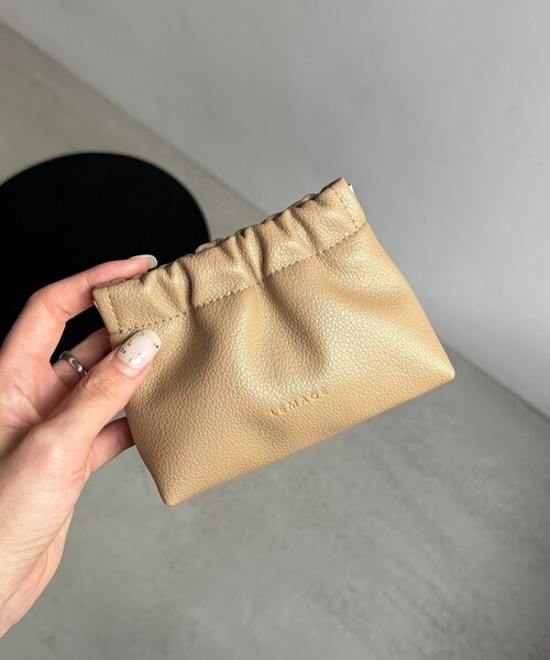 CAPRICIEUX LE'MAGE（カプリシューレマージュ）の「ギャザーポーチ（その他・レディース・ブラック/ホワイト系その他/ベージュ・FREE）」の2枚目の写真