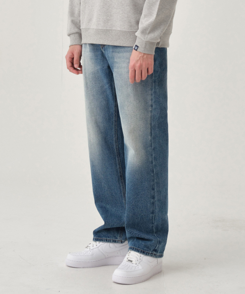 ACSHI(アクシ)の「デイリーセミロングワイドデニムパンツ(ブルーウォッシング)(デニムパンツ・メンズ・その他・M/L/XL/XXL)」の2枚目の写真