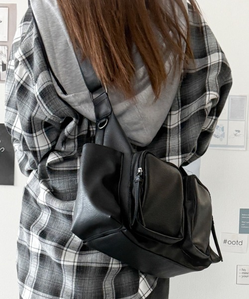 WEGO（ウィゴー）の「WEGO/立体2ポケットBIGショルダー（ショルダーバッグ・レディース・ブラウン/ホワイト/ブラック・FREE）」の11枚目の写真