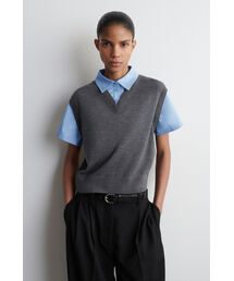 COS（コス）の「レイヤードメリノウールシャツベスト（シャツ/ブラウス）」