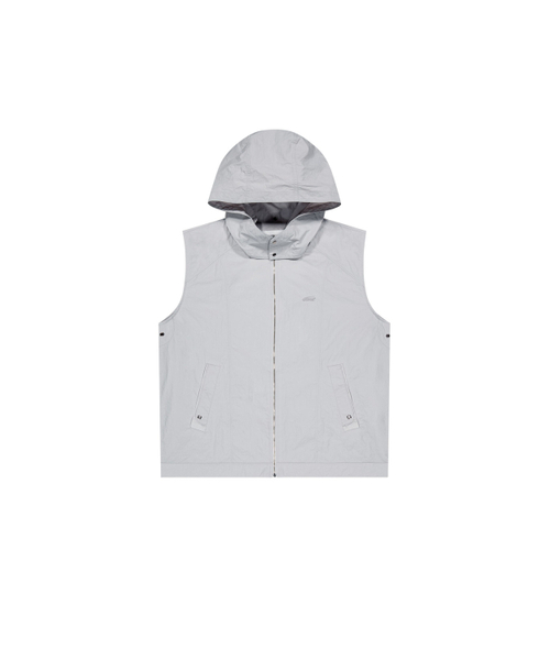 MEA（メア）の「NYLON HOOD VEST [LIGHT GREY]（ナイロンジャケット・メンズ・ライトグレー・FREE）」の2枚目の写真