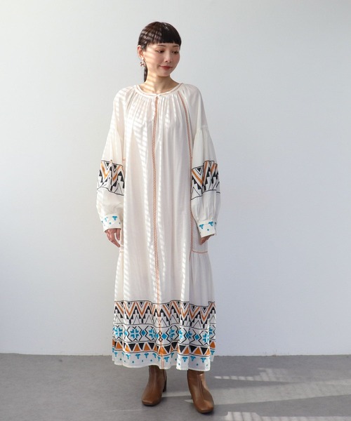 Three Four Time（ｽﾘｰﾌｫｰﾀｲﾑ）の「コットンレーヨン刺繍ワンピース（ワンピース・レディース・オフホワイト/グリーン/ネイビー・FREE）」の4枚目の写真