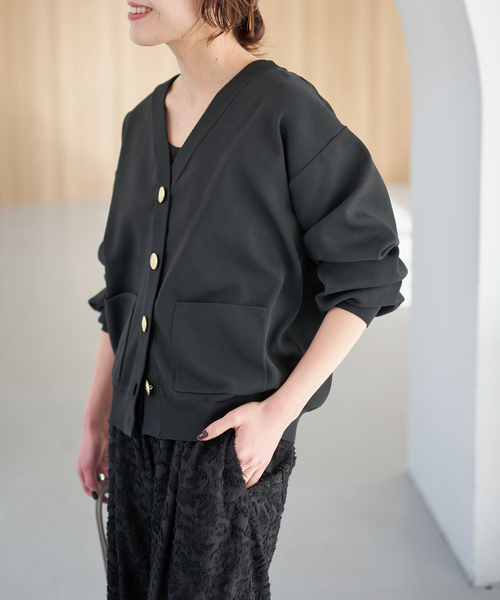 Spick & Span(スピックアンドスパン)の「《一部店舗+WEB限定》ウォッシャブルVネックカーディガン(カーディガン/ボレロ・レディース・ブラック/ブラウン/ホワイト/ネイビー・FREE)」の6枚目の写真