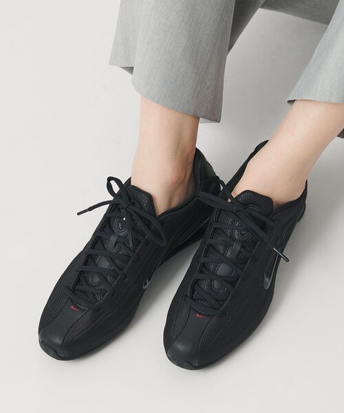 NIKE（ナイキ）の「＜NIKE＞ウィメンズ ショックス Z/スニーカー（スニーカー・レディース・ブラック・24.5cm/25.5cm/23.5cm/24cm/25cm）」の2枚目の写真