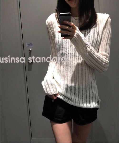MUSINSA STANDARD WOMAN（ムシンサスタンダードウーマン）の「ウィメンズフラットヤーンバーティカルクロシェクルーネックニット[アイボリー]（ニット/セーター・レディース・その他・SMALL/MEDIUM/LARGE/X-SMALL）」の8枚目の写真