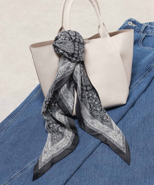 LEPSIM(レプシィム)の「三角スカーフ 645197(バンダナ/スカーフ・レディース・イエロー/ブラック/アイボリー/ブラウン/レッド・ONE SIZE)」の2枚目の写真