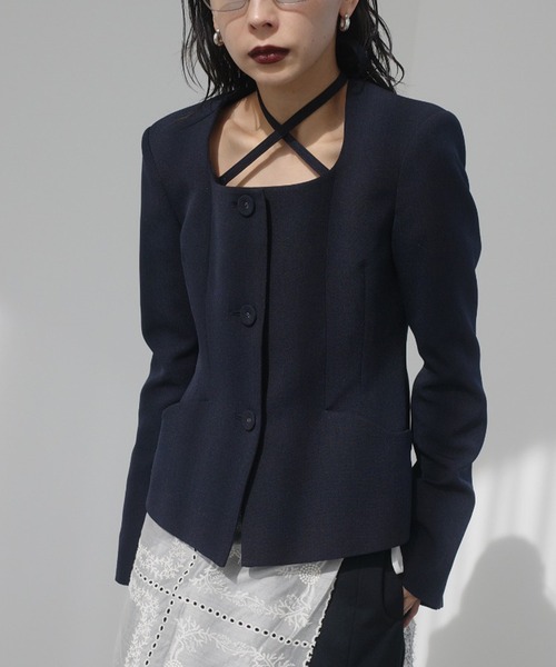 Ameri（アメリ）の「2WAY SQUARE NECK CROP JACKET（ノーカラージャケット・レディース・ネイビー/グレー・MEDIUM/SMALL/X-SMALL）」の2枚目の写真