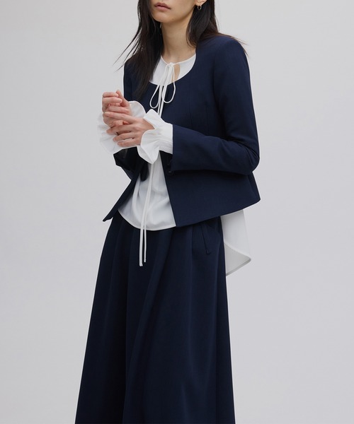 Ameri（アメリ）の「2WAY SQUARE NECK CROP JACKET（ノーカラージャケット・レディース・ネイビー/グレー・MEDIUM/SMALL/X-SMALL）」の9枚目の写真