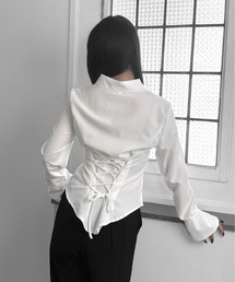 LVEU. | 【LVEU.】バックレースアップシャツ / トップス シャツ シャツカラー ブラウス デザインブラウス 長袖 ベルスリーブ レースアップ ブラック ホワイト ZOZOTOWN限定(シャツ/ブラウス)