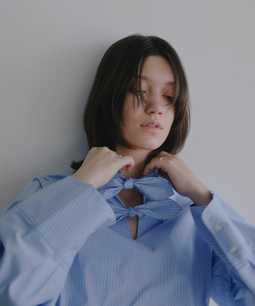 MANOF(マノフ)の「DOUBLE BOW DESIGN SHIRT(シャツ/ブラウス・レディース・ストライプ/ブラック/ホワイト・F)」の17枚目の写真