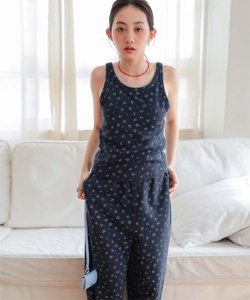 miette(ミエット)の「花柄ワッフルキャミセットアップ(セットアップ・レディース・グレー/ネイビー/ホワイト・L/M/S)」の3枚目の写真