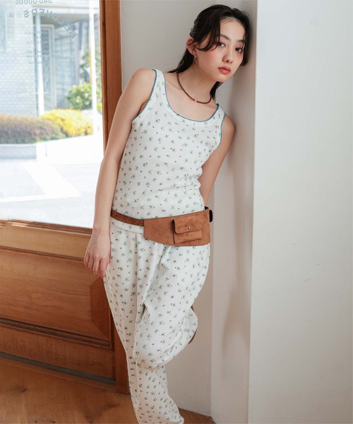 miette(ミエット)の「花柄ワッフルキャミセットアップ(セットアップ・レディース・グレー/ネイビー/ホワイト・L/M/S)」の2枚目の写真