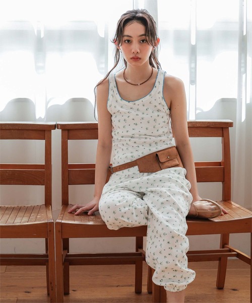 miette(ミエット)の「花柄ワッフルキャミセットアップ(セットアップ・レディース・グレー/ネイビー/ホワイト・L/M/S)」の7枚目の写真