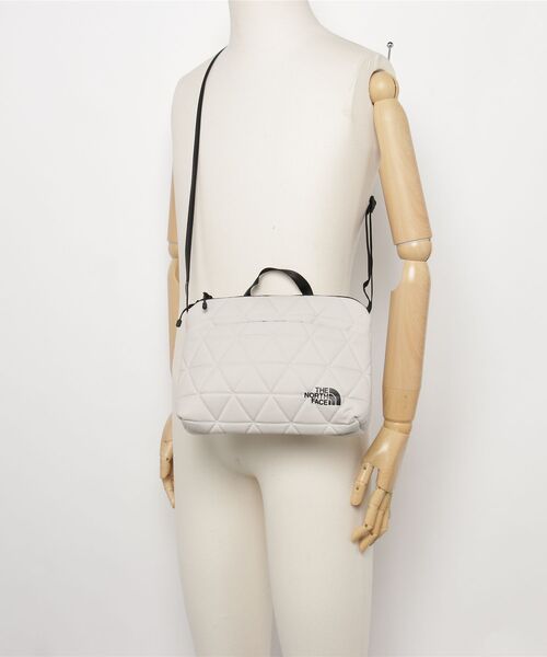 THE NORTH FACE（ザノースフェイス）の「ザ ノース フェイス THE NORTH FACE Geoface Pouch ジオフェイスポーチ（ショルダーバッグ・メンズ・その他・ONE SIZE）」の6枚目の写真