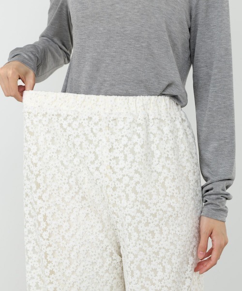 Bab（バブ）の「【選べるサイズ展開】刺繍フラワーパンツ（その他パンツ・レディース・ブラック/オフホワイト・S/M）」の13枚目の写真