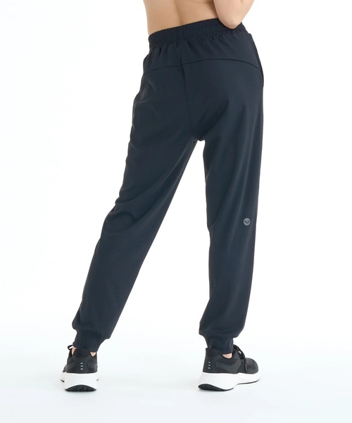 ROXY(ロキシー)の「ROXY ウィメンズ FITNESS STEP INTO PANTS ロングパンツ 【2026年春夏モデル】/ロキシーリフレクター付き接触冷感ジョガーパンツ(その他パンツ・レディース・グリーン/ブラック・MEDIUM/SMALL/LARGE)」の4枚目の写真