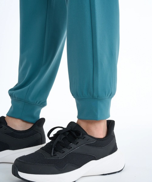ROXY(ロキシー)の「ROXY ウィメンズ FITNESS STEP INTO PANTS ロングパンツ 【2026年春夏モデル】/ロキシーリフレクター付き接触冷感ジョガーパンツ(その他パンツ・レディース・グリーン/ブラック・MEDIUM/SMALL/LARGE)」の10枚目の写真