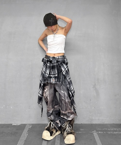 Never mind the XU(ネバーマインドザエックスユー)の「【Never mind the XU】rhinestone tubetops / 【ネバーマインド ザ エックスユー】ラインストーンチューブトップス(チューブトップ・レディース・ホワイト/ブラック・ONE SIZE)」の14枚目の写真