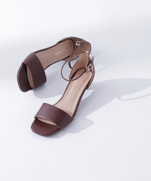 NATURAL BEAUTY BASIC(ナチュラルビューティーベーシック)の「◇ワイドカバードサンダル(サンダル・レディース・ホワイト/ブラウン/ブラック・SMALL/MEDIUM/LARGE)」の3枚目の写真