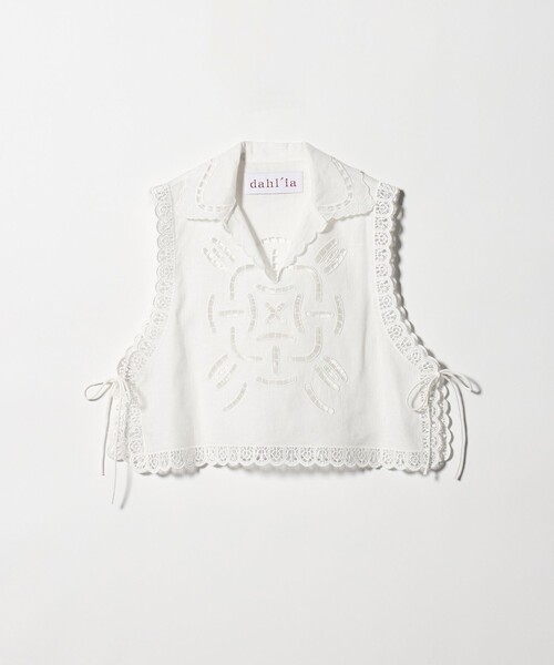 dahl'ia（ダリア）の「＜dahl’ia＞カットワーク ベスト（ベスト・レディース・ホワイト/ブラック・FREE）」の2枚目の写真