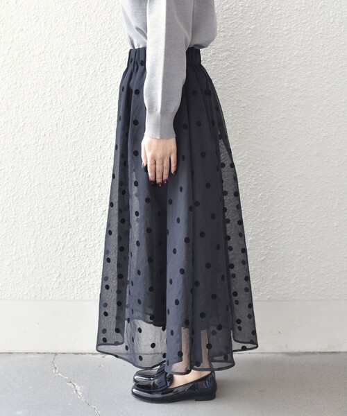 SHIPS Colors(シップス カラーズ)の「SHIPS Colors:〈手洗い可能〉シアー フロッキー ドット フレア スカート◇(スカート・レディース・ブラック/オフホワイト・ONE SIZE)」の14枚目の写真